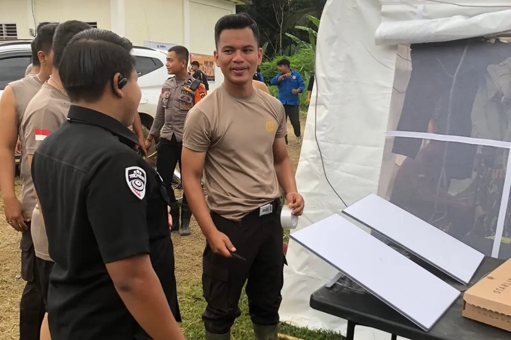 Polri Pasang Internet Gratis di 76 Titik Bencana Sumatera