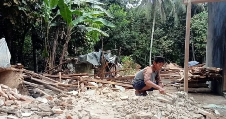 Tanah Bergerak di Cigoong Utara